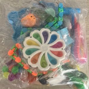 35 piece brand new fidget set